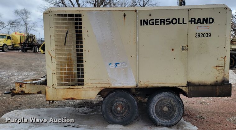 image for item LV9463 1989 Ingersoll Rand 825  air compressor