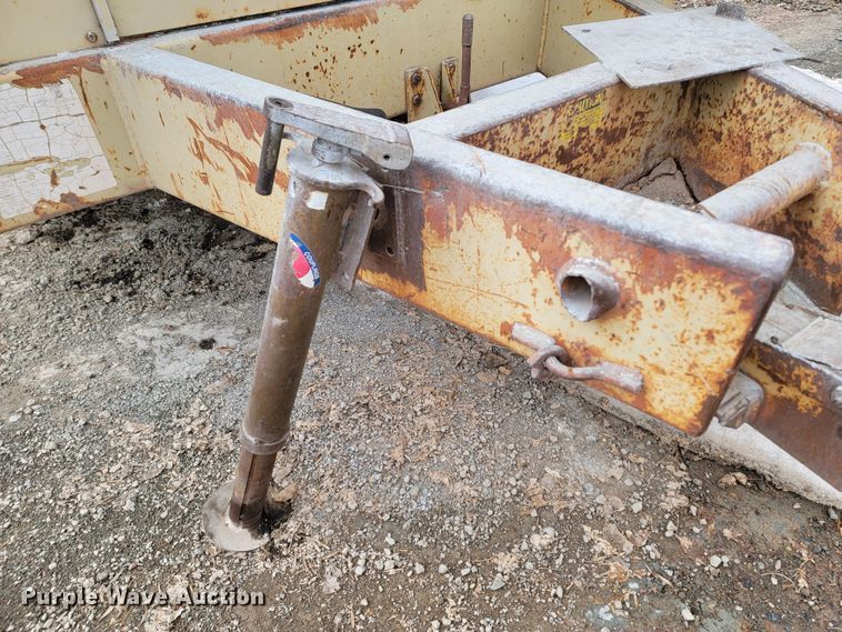 image for item LV9463 1989 Ingersoll Rand 825  air compressor