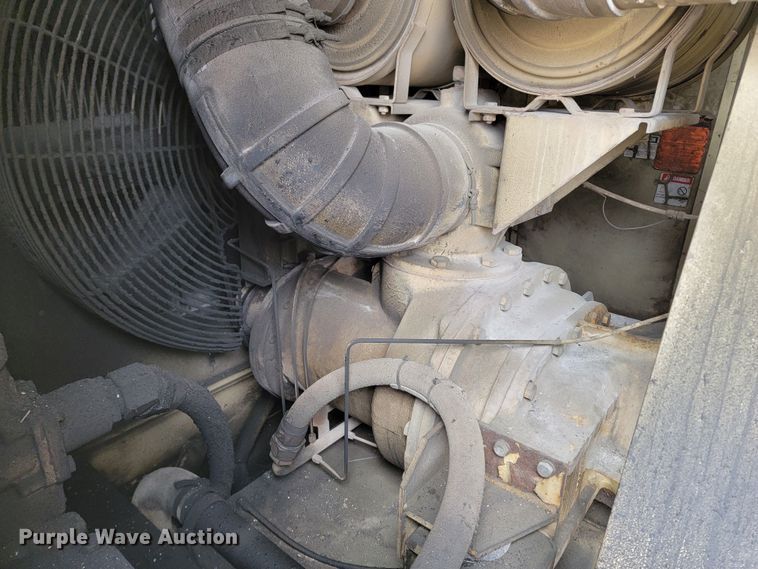 image for item LV9463 1989 Ingersoll Rand 825  air compressor