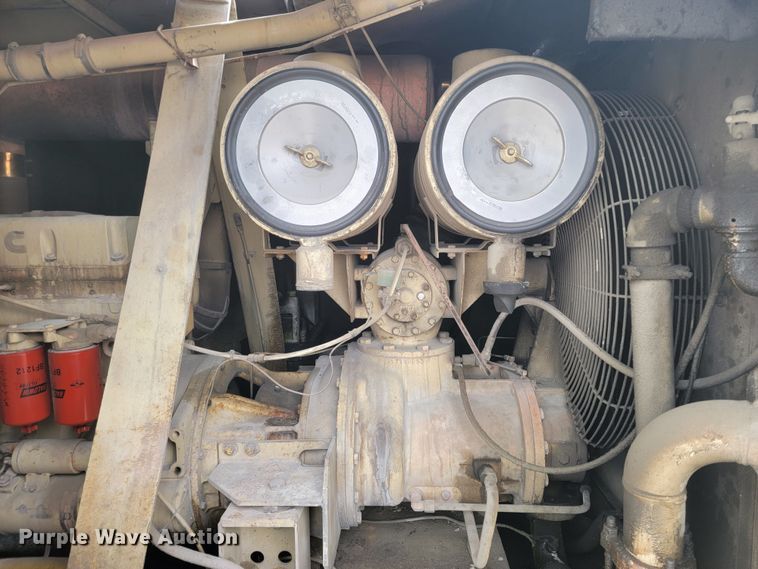 image for item LV9463 1989 Ingersoll Rand 825  air compressor