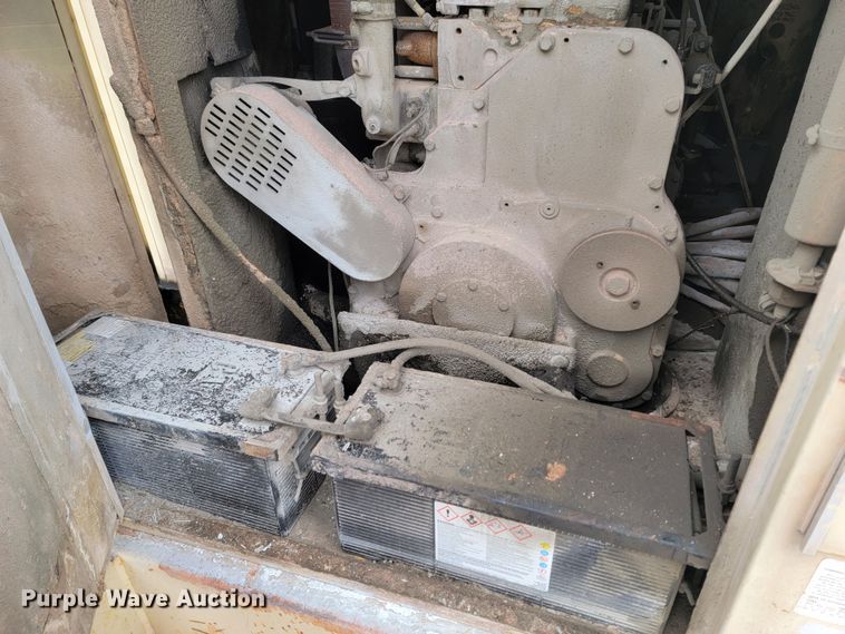 image for item LV9463 1989 Ingersoll Rand 825  air compressor