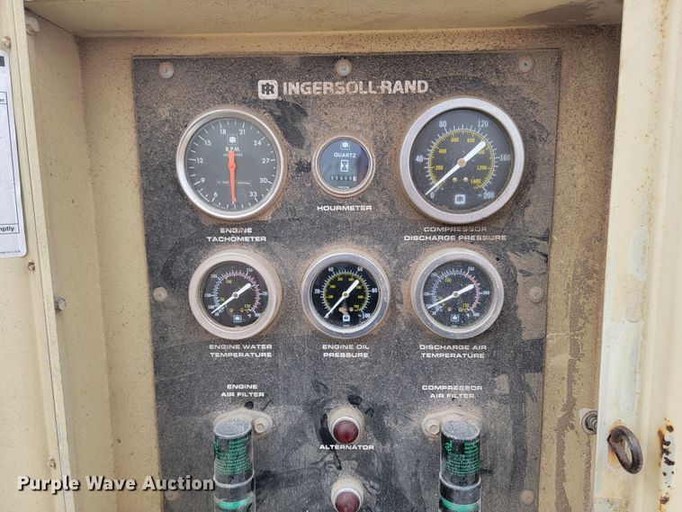 image for item LV9463 1989 Ingersoll Rand 825  air compressor