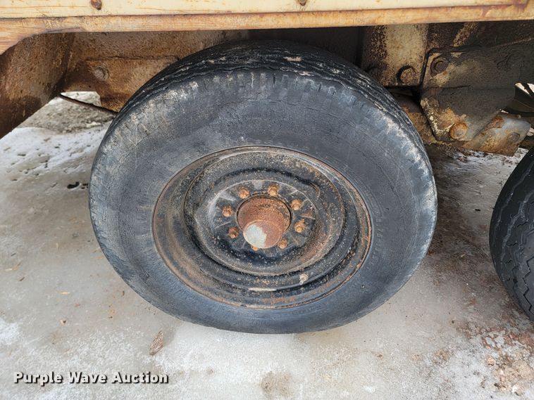 image for item LV9463 1989 Ingersoll Rand 825  air compressor