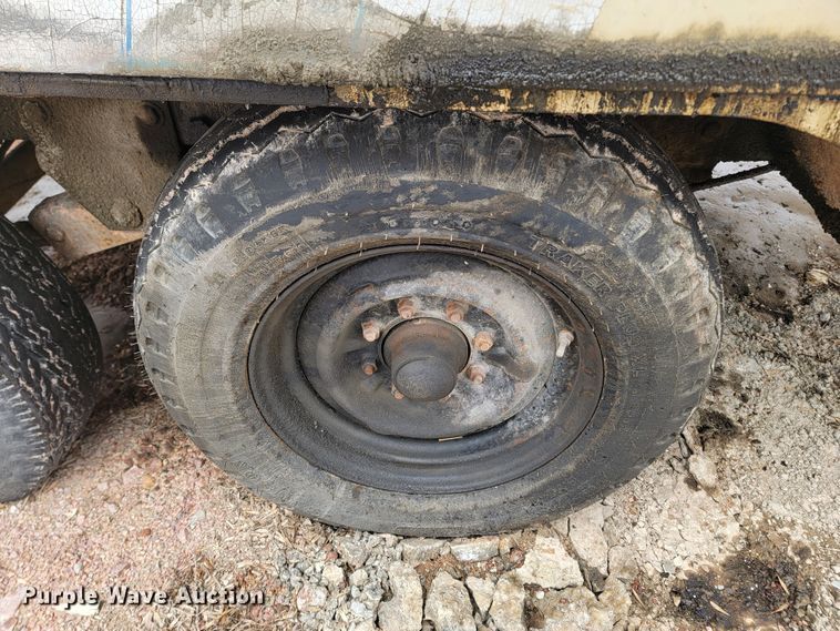 image for item LV9463 1989 Ingersoll Rand 825  air compressor