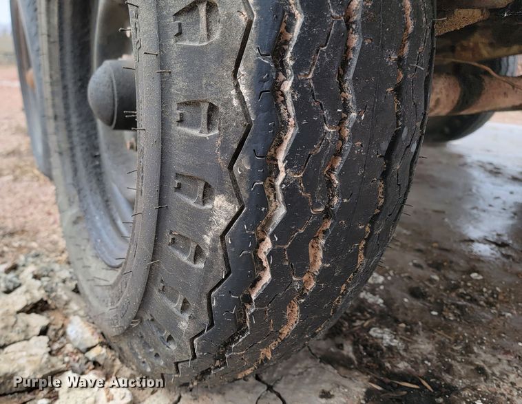 image for item LV9463 1989 Ingersoll Rand 825  air compressor