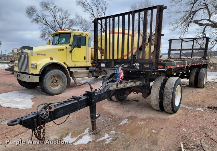 image for item LV9464 1991  flatbed trailer with dolly