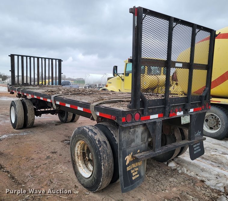 image for item LV9464 1991  flatbed trailer with dolly