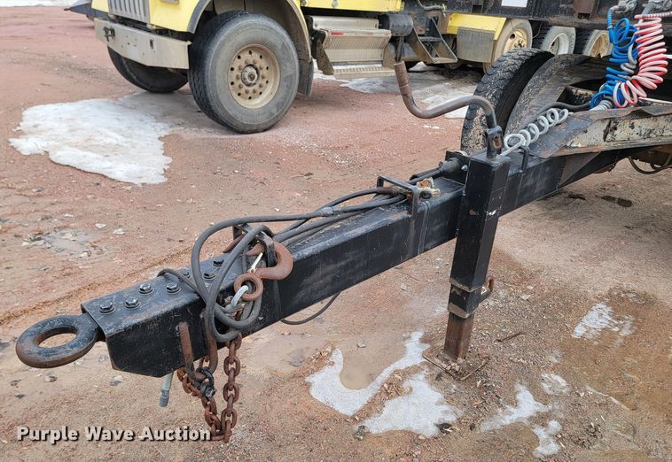 image for item LV9464 1991  flatbed trailer with dolly