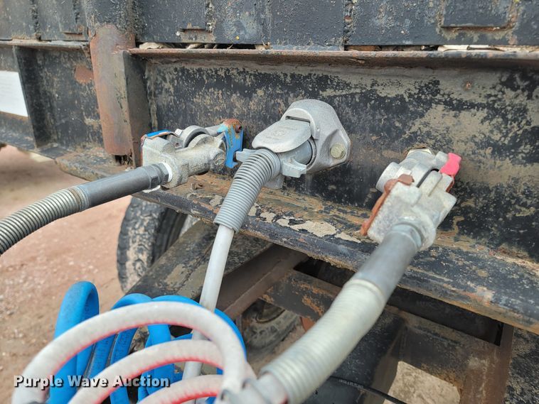 image for item LV9464 1991  flatbed trailer with dolly