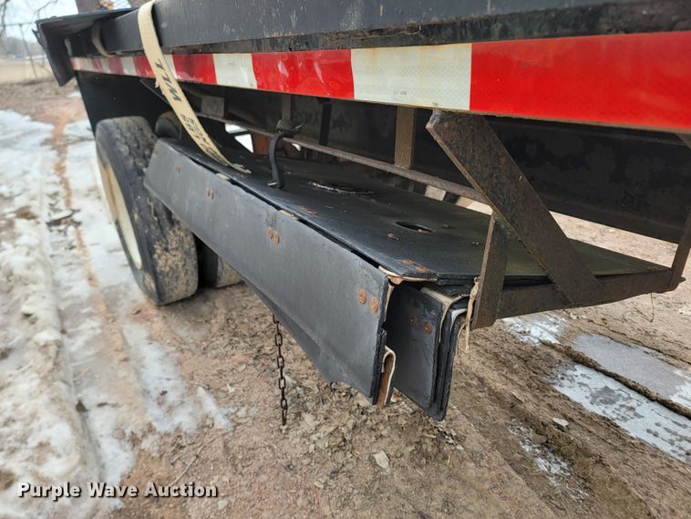 image for item LV9464 1991  flatbed trailer with dolly