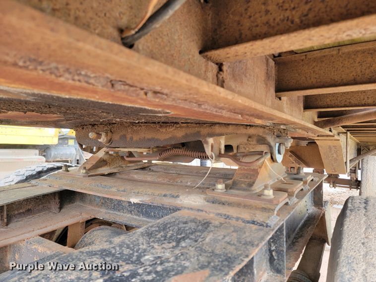 image for item LV9464 1991  flatbed trailer with dolly