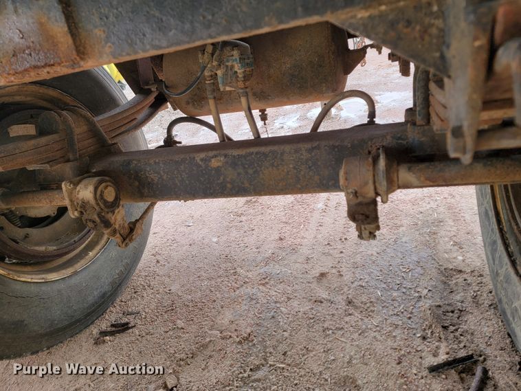 image for item LV9464 1991  flatbed trailer with dolly