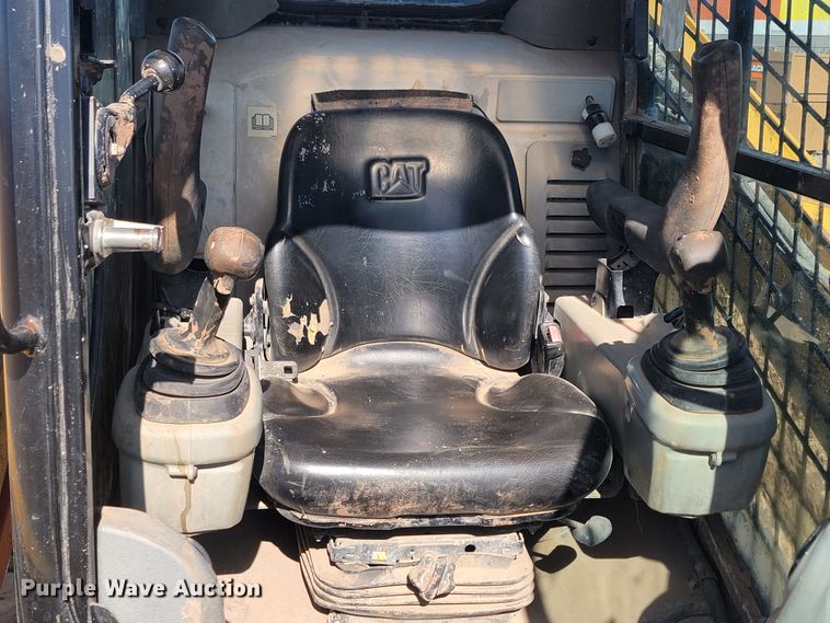 image for item LV9471 2012 Caterpillar 279C2  tracked skid steer loader