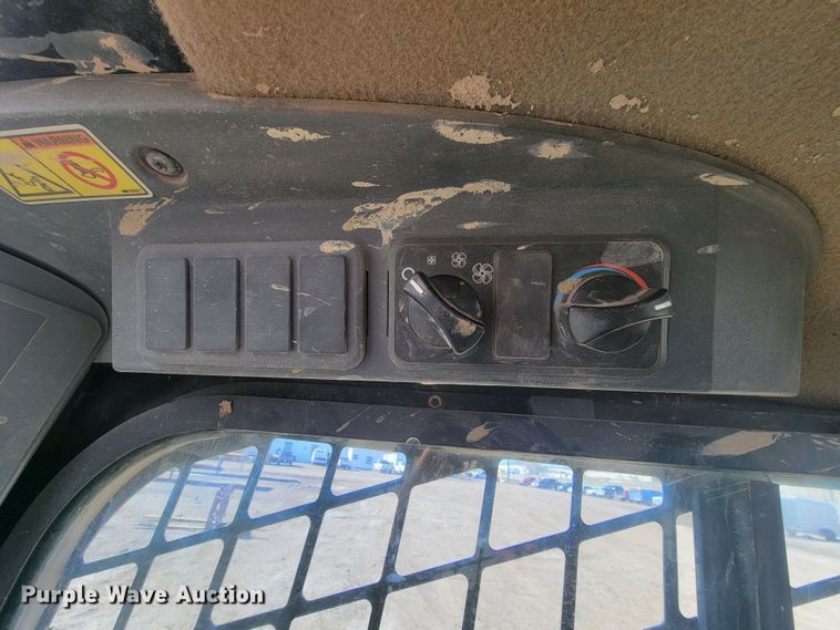 image for item LV9471 2012 Caterpillar 279C2  tracked skid steer loader