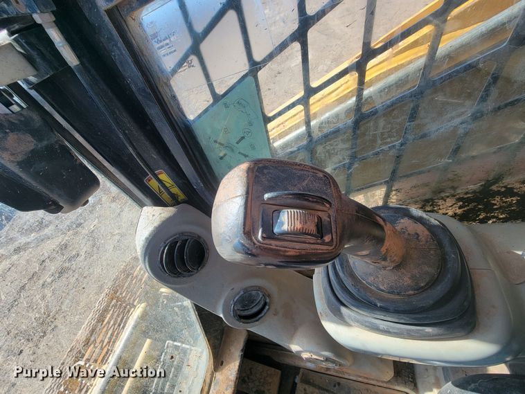 image for item LV9471 2012 Caterpillar 279C2  tracked skid steer loader