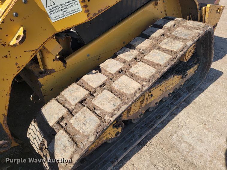 image for item LV9471 2012 Caterpillar 279C2  tracked skid steer loader