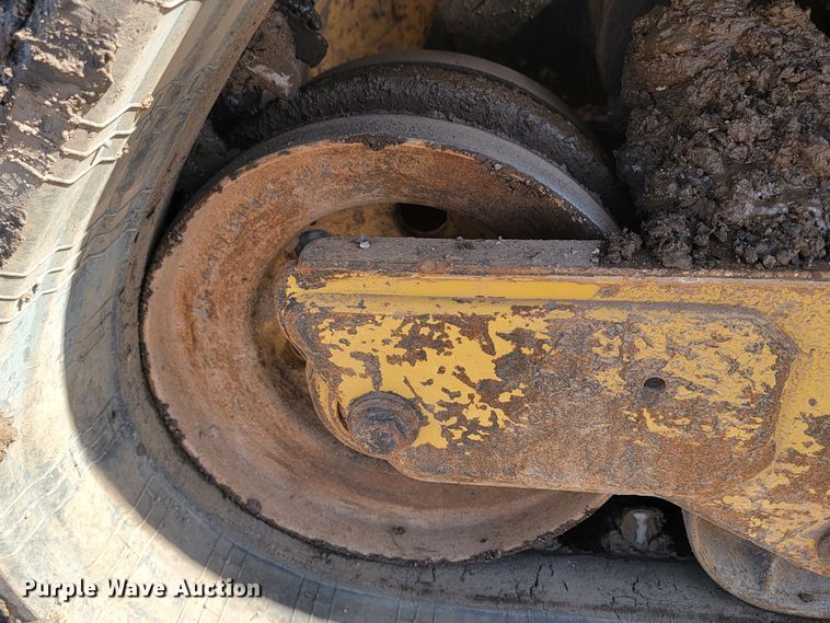 image for item LV9471 2012 Caterpillar 279C2  tracked skid steer loader