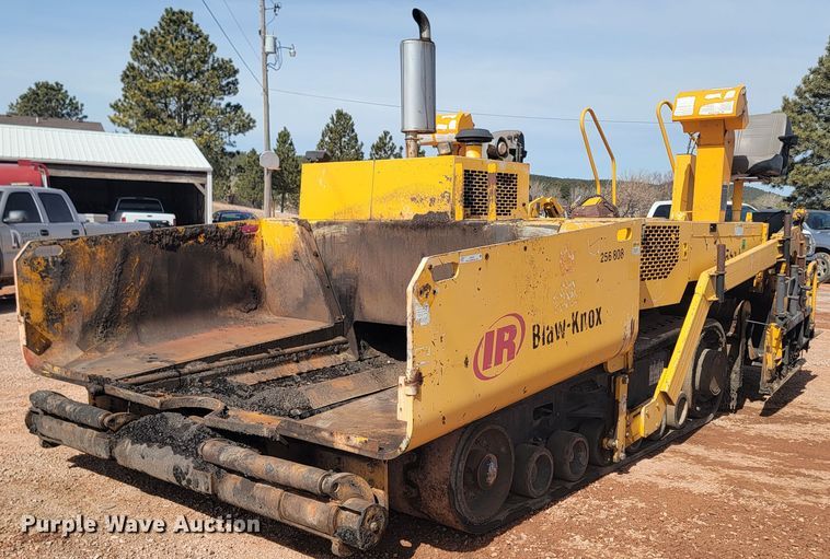 image for item LV9472 2004 Blaw Knox PF-5510  paver