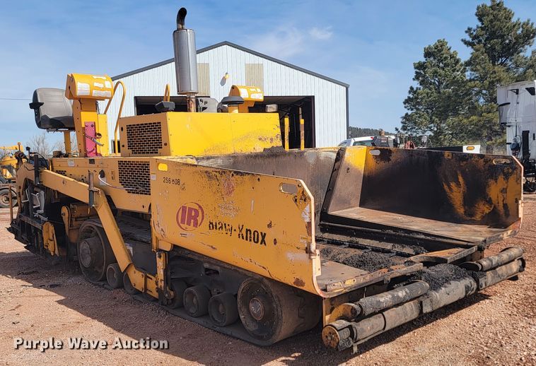 image for item LV9472 2004 Blaw Knox PF-5510  paver