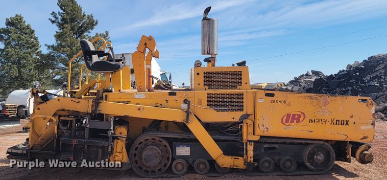 image for item LV9472 2004 Blaw Knox PF-5510  paver