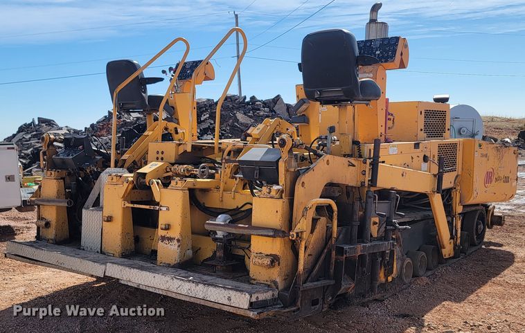 image for item LV9472 2004 Blaw Knox PF-5510  paver