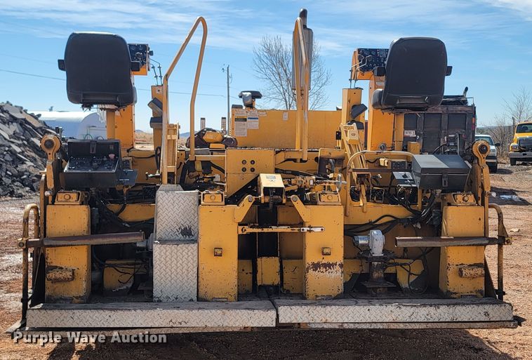 image for item LV9472 2004 Blaw Knox PF-5510  paver