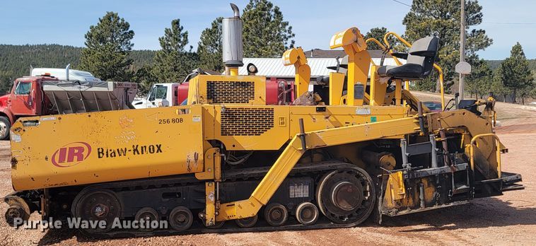 image for item LV9472 2004 Blaw Knox PF-5510  paver