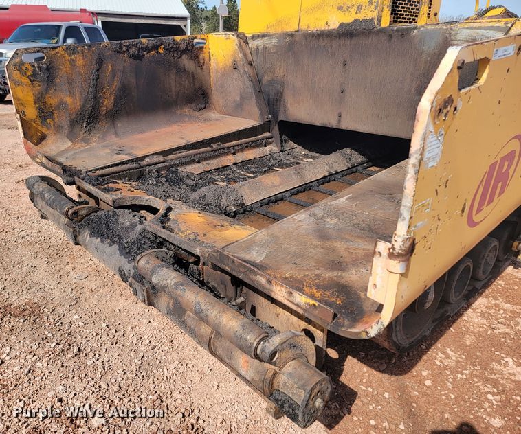 image for item LV9472 2004 Blaw Knox PF-5510  paver