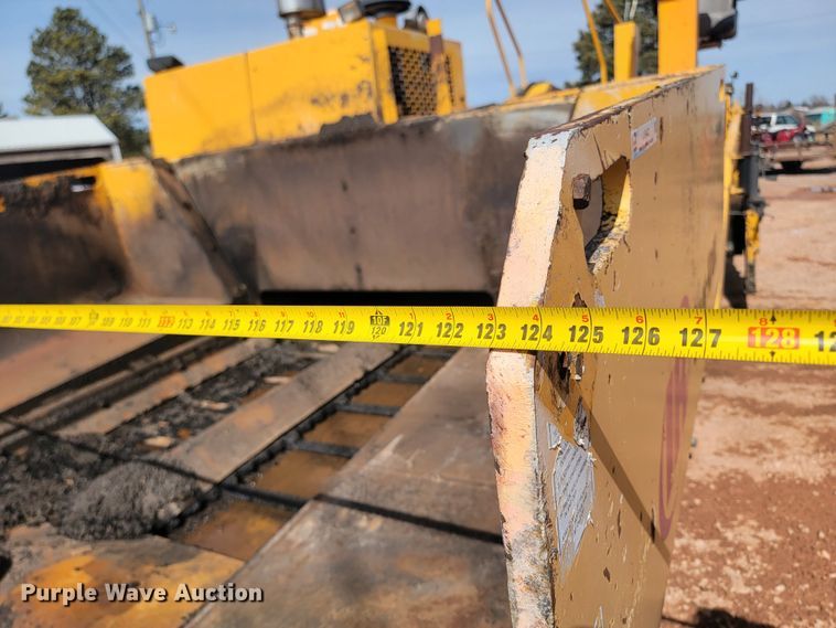 image for item LV9472 2004 Blaw Knox PF-5510  paver