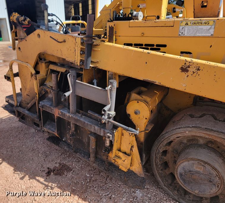 image for item LV9472 2004 Blaw Knox PF-5510  paver