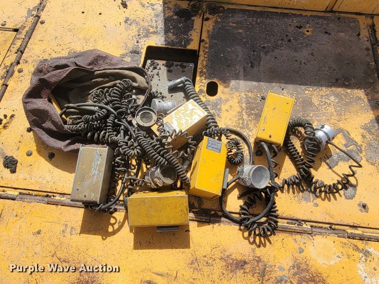 image for item LV9472 2004 Blaw Knox PF-5510  paver