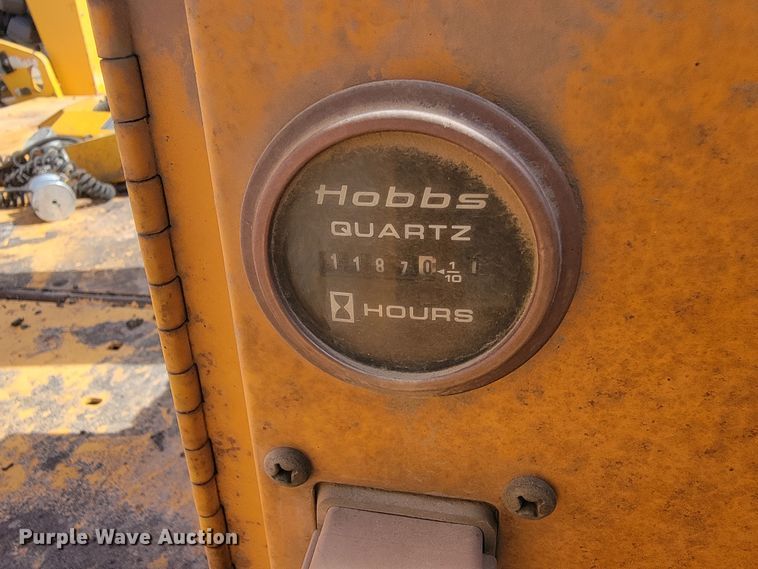 image for item LV9472 2004 Blaw Knox PF-5510  paver