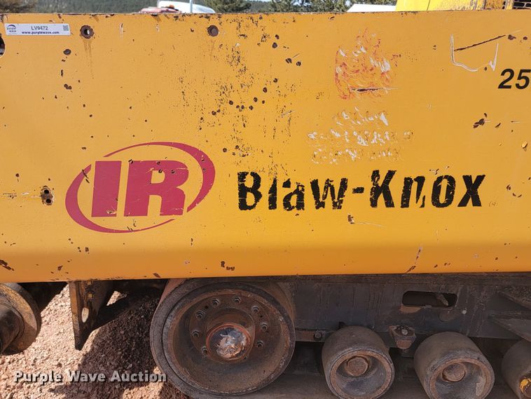 image for item LV9472 2004 Blaw Knox PF-5510  paver