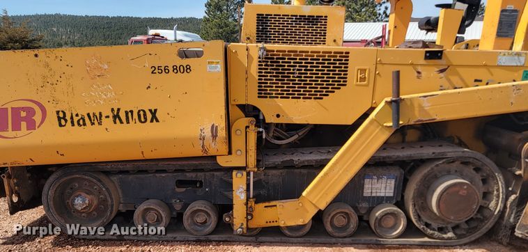 image for item LV9472 2004 Blaw Knox PF-5510  paver