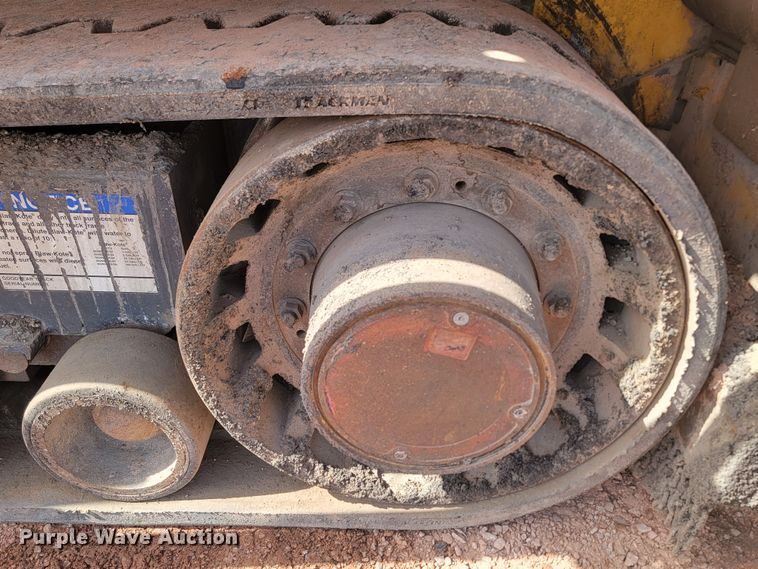 image for item LV9472 2004 Blaw Knox PF-5510  paver