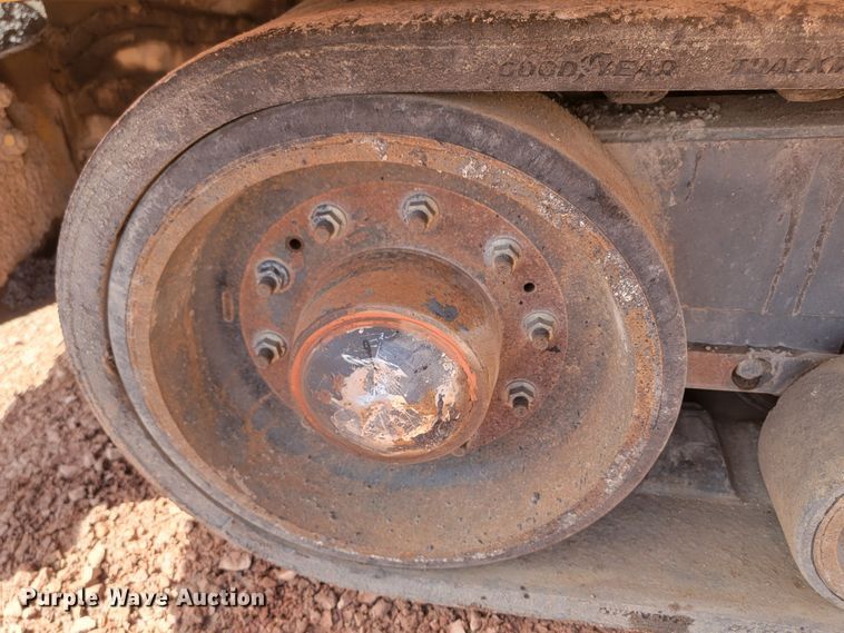 image for item LV9472 2004 Blaw Knox PF-5510  paver