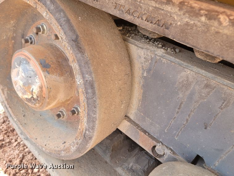 image for item LV9472 2004 Blaw Knox PF-5510  paver