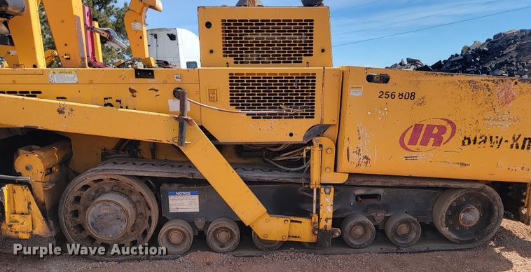 image for item LV9472 2004 Blaw Knox PF-5510  paver