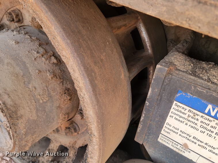 image for item LV9472 2004 Blaw Knox PF-5510  paver