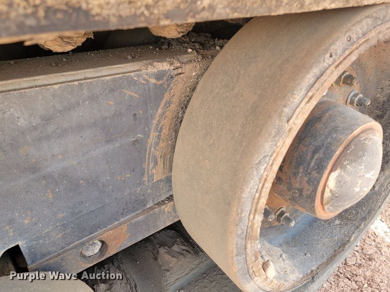 image for item LV9472 2004 Blaw Knox PF-5510  paver