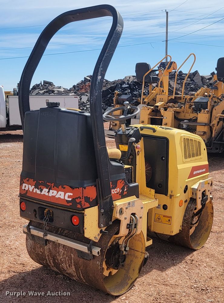 image for item LV9473 Dynapac CC900G  double drum vibratory roller