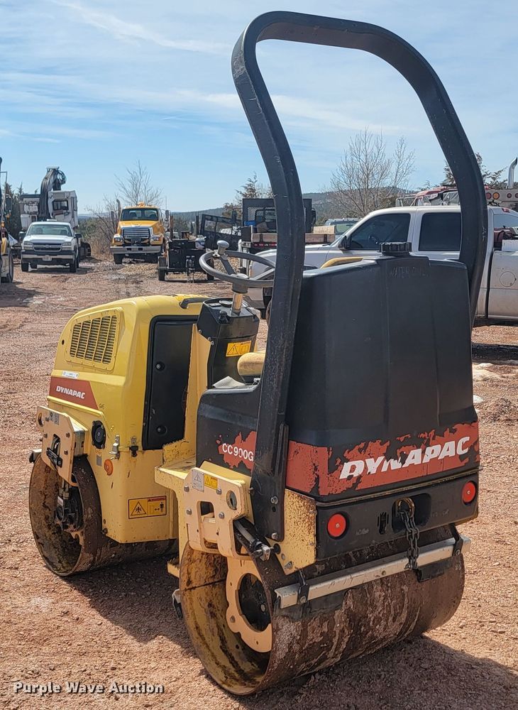 image for item LV9473 Dynapac CC900G  double drum vibratory roller