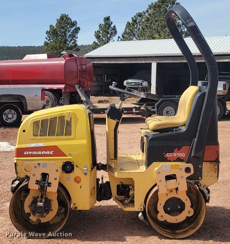 image for item LV9473 Dynapac CC900G  double drum vibratory roller