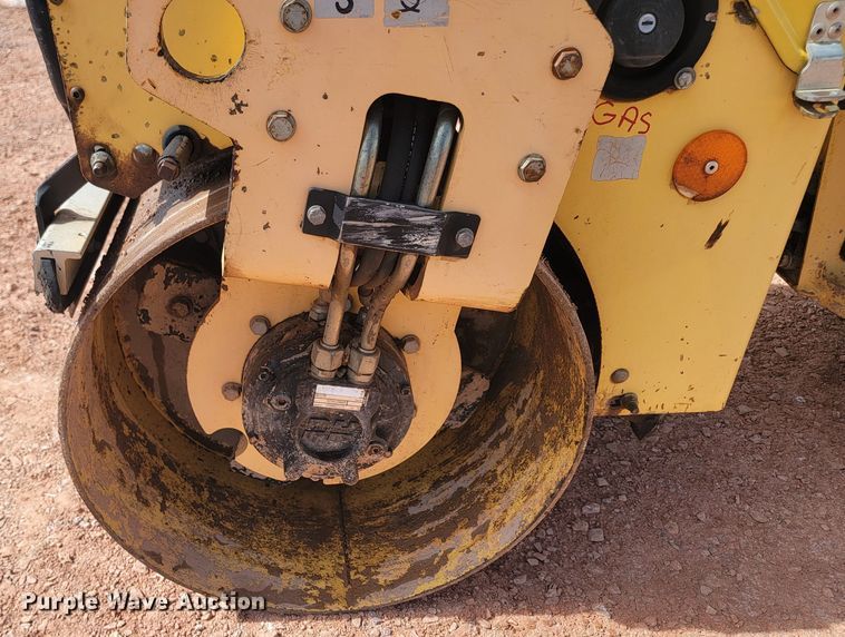 image for item LV9473 Dynapac CC900G  double drum vibratory roller