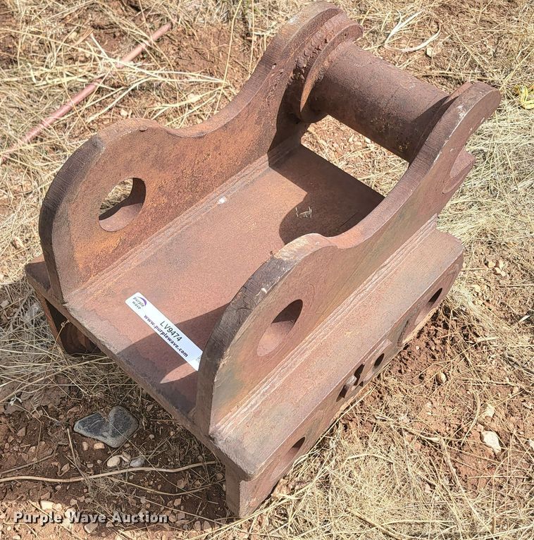 image for item LV9474 CP excavator quick coupler attachment