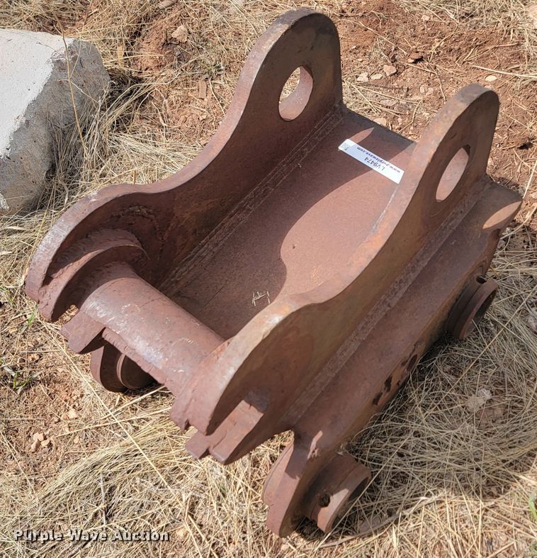 image for item LV9474 CP excavator quick coupler attachment