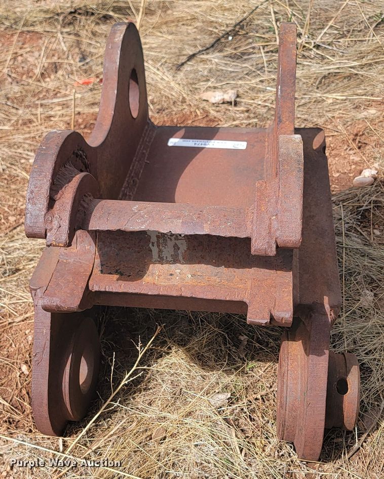 image for item LV9474 CP excavator quick coupler attachment