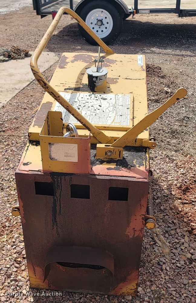 image for item LV9475 Crack sealing hot box