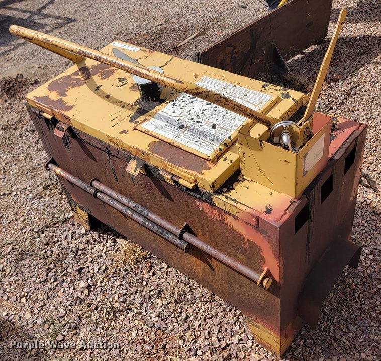 image for item LV9475 Crack sealing hot box