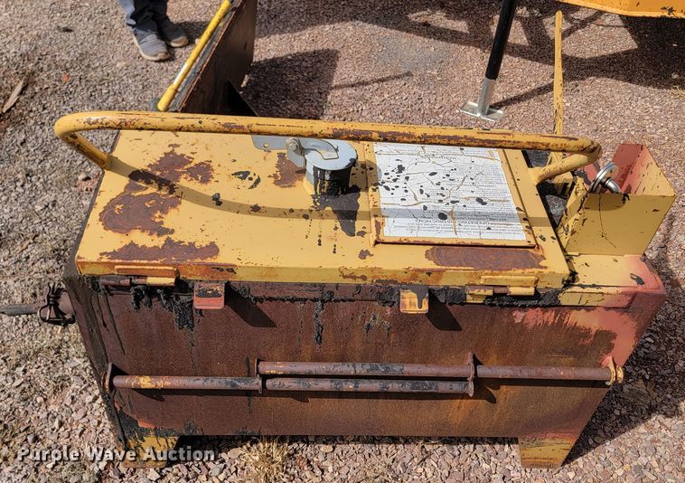 image for item LV9475 Crack sealing hot box